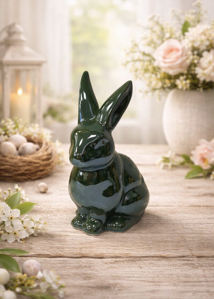 Edle Keramik-Hasen in Grün oder Schwarz – stilvolle Dekoration